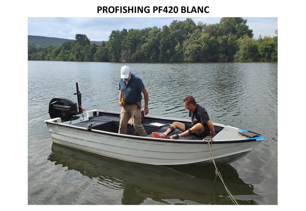 Bateau Profishing PF420 blanc