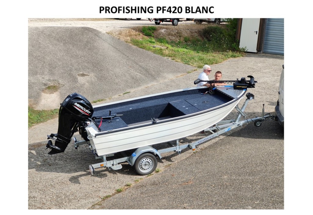 Bateau Profishing PF420 blanc