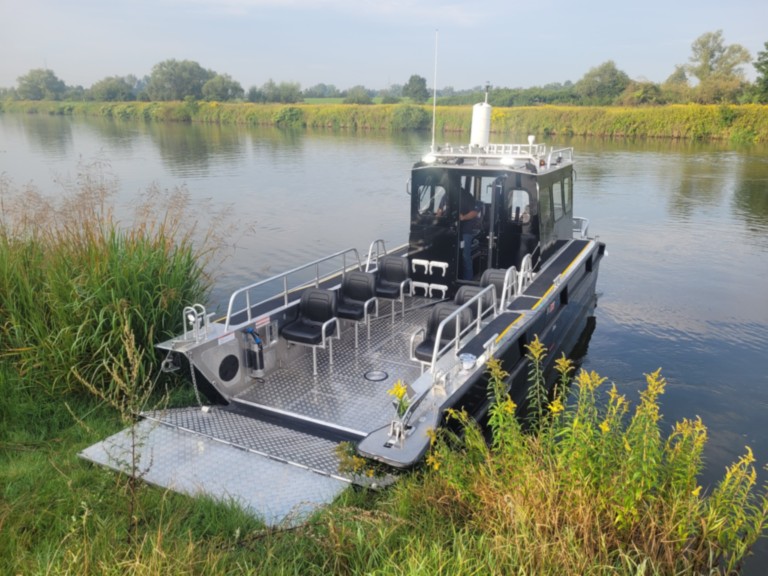 Bateaux de travail Ms Boat