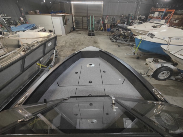 Bassboat Profishing PF585