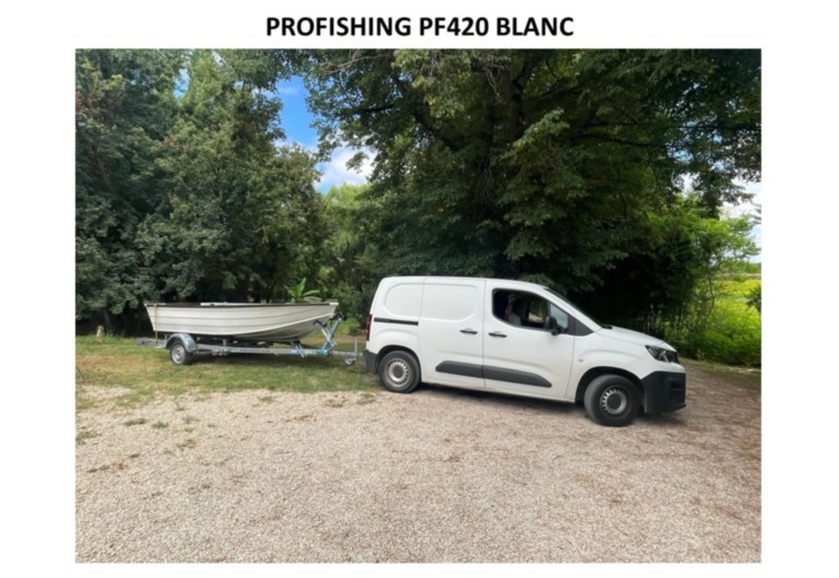 Bateau Profishing PF420 blanc