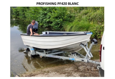 Bateau Profishing PF420 blanc